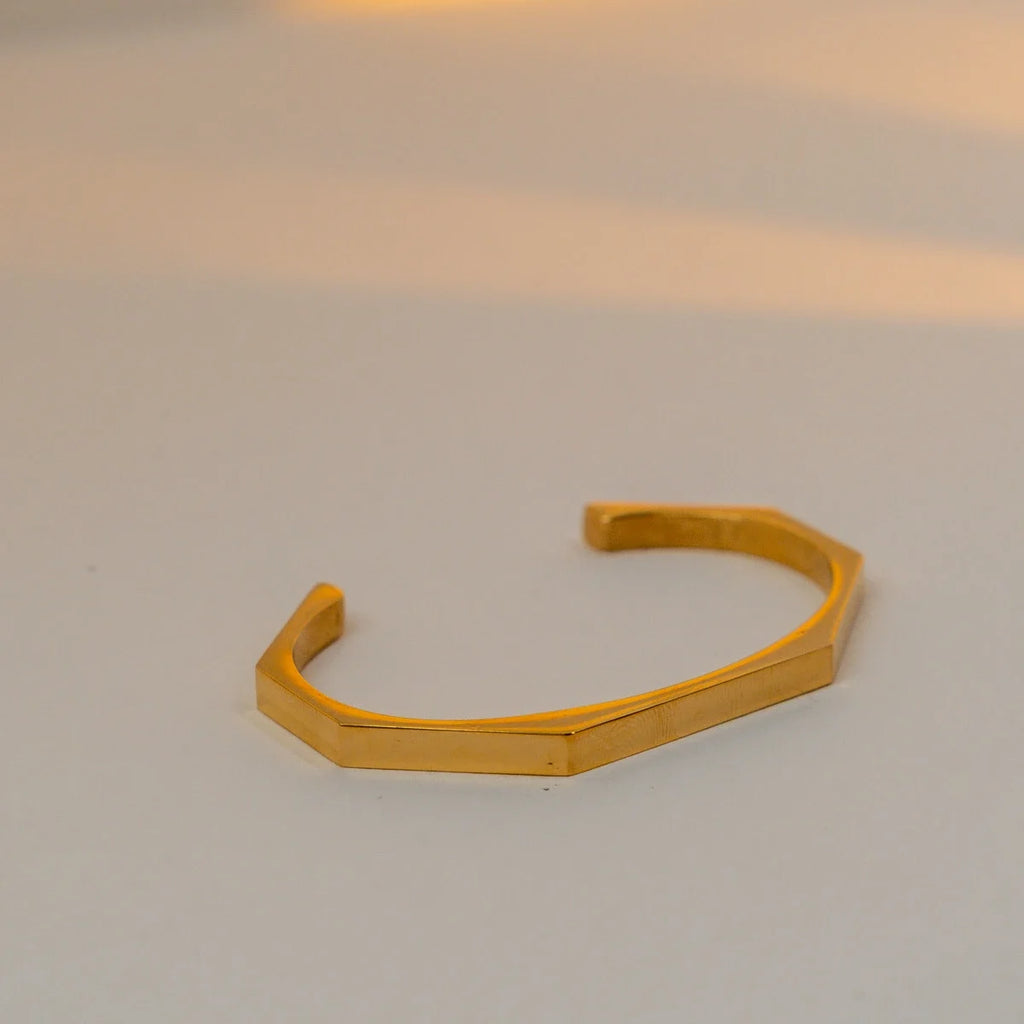 Lintel bracelet
