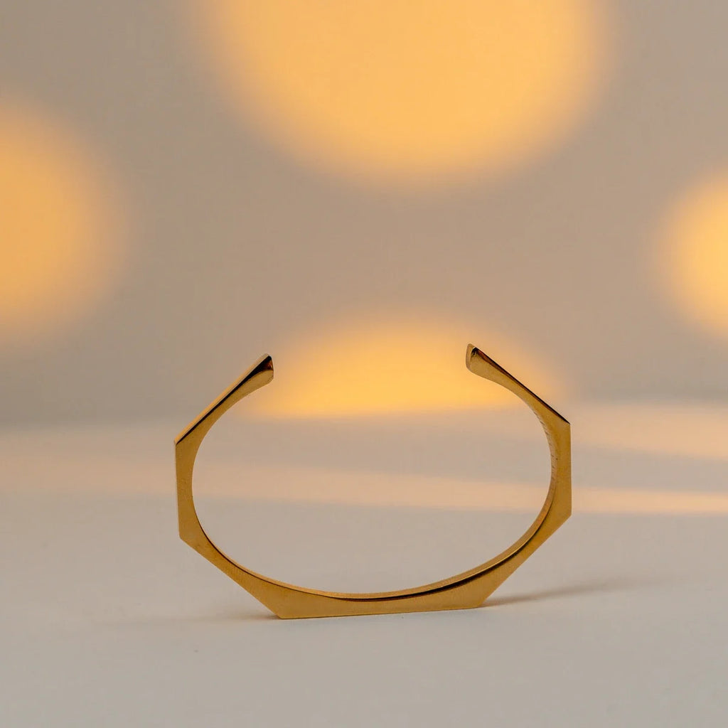 Lintel bracelet
