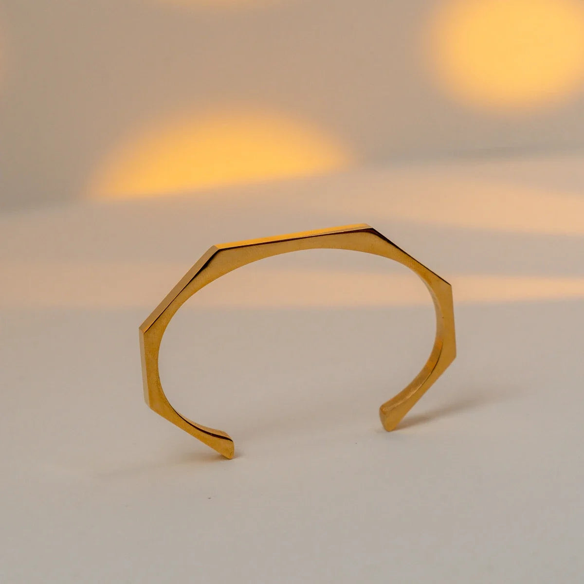 Lintel bracelet